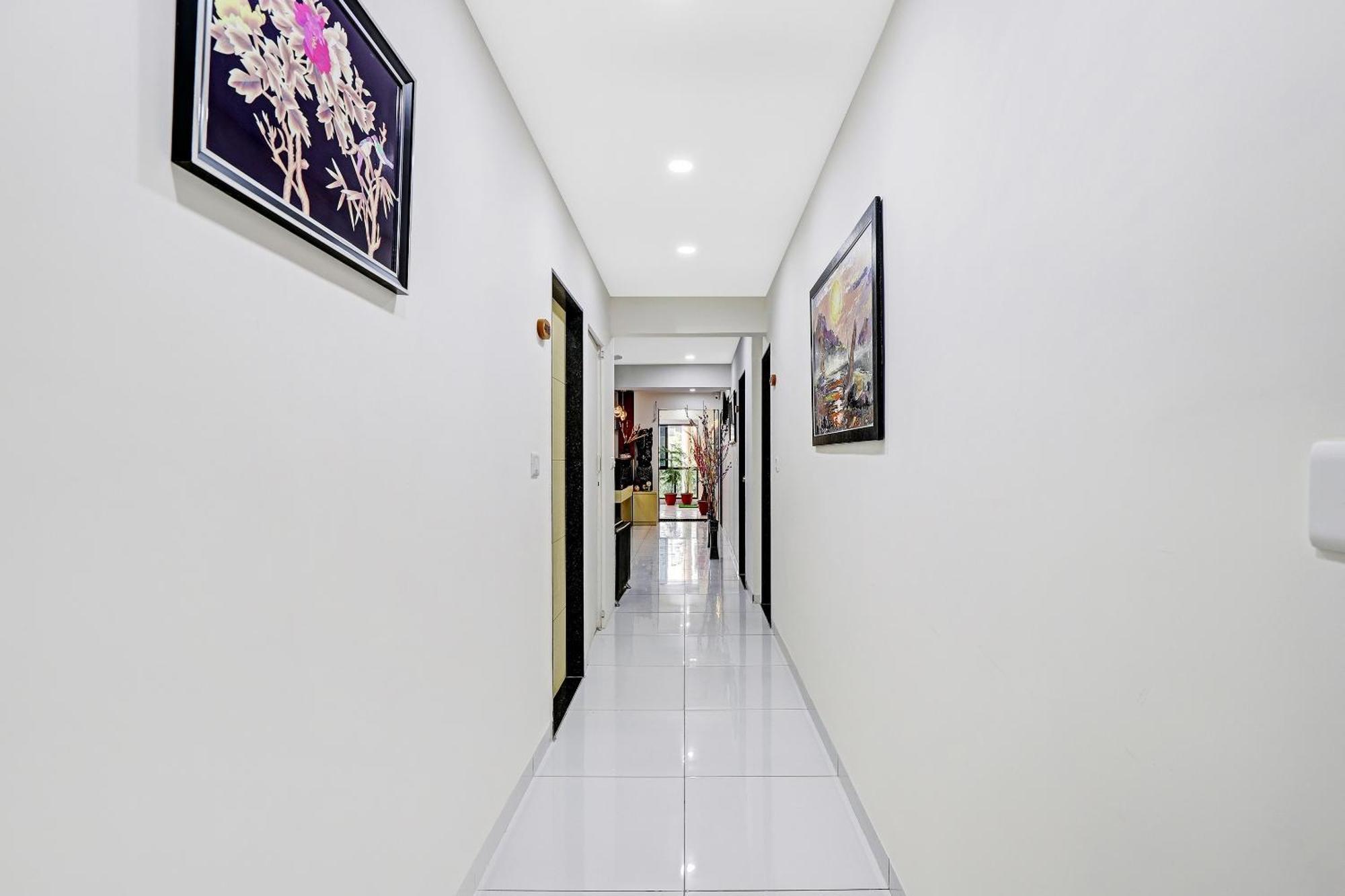 Hotel O La Veera Ahmedabad Exterior photo